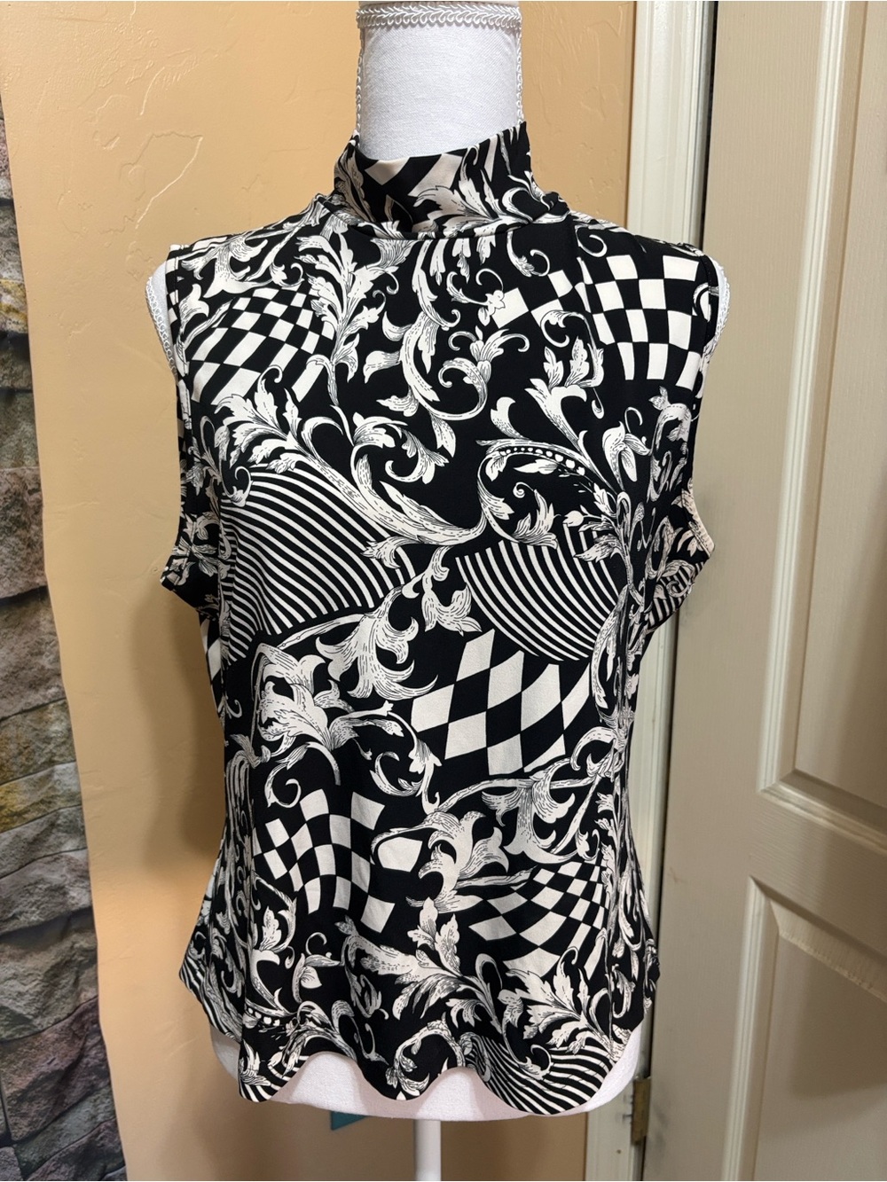 Tribal Black White Patterned Mock Neck Sleeveless Blouse Top Large